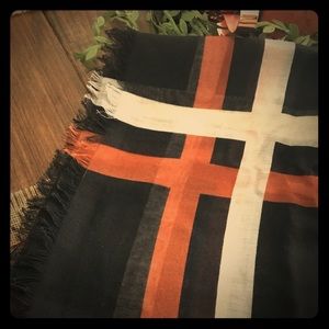 2 for $10 on all items-NWOT Light Scarf Black/Rust